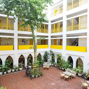 Bloom Boutique L Signature Towers Hotel
